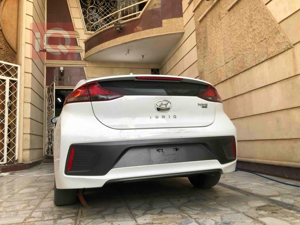 هیوندای ئایۆنیک